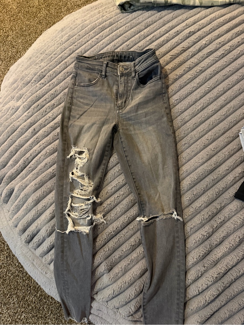 American Eagle Outfitters Gray Distressed Skinny Jeans